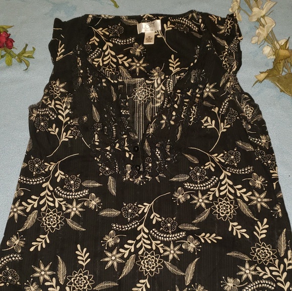 🎁Cream and black floral print blouse - Picture 1 of 5